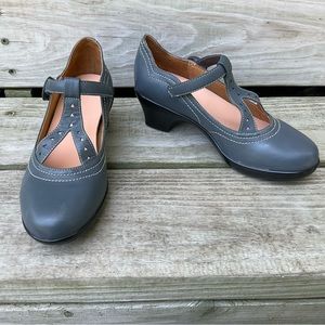DR COMFORT Carmen Gray Mary Jane Leather Heels Cut Out BOA Closure 5.5 M